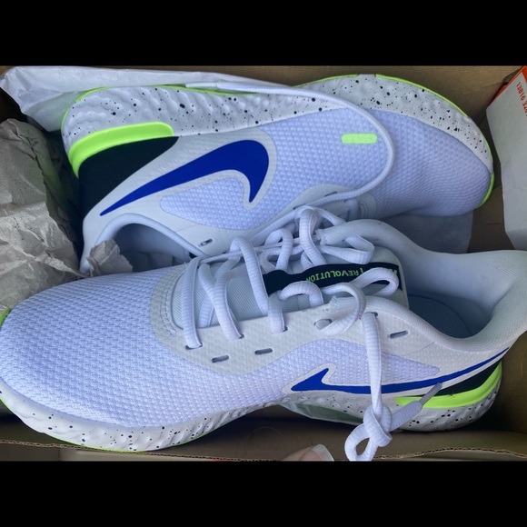 Nike Revolution 5 Men’s Shoe - Picture 3 of 3